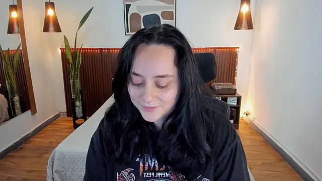 Snapshot of KatherineBond chatting on 10.13.25 KatherineBond online show from 10.13.25