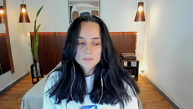 Snapshot of KatherineBond chatting on 10.16.25 KatherineBond online show from 10.16.25