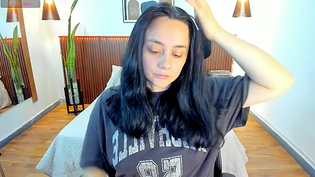 Snapshot of KatherineBond chatting on 10.22.25 KatherineBond online show from 10.22.25