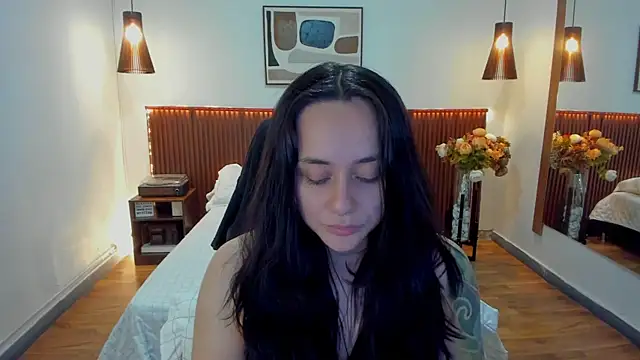 Snapshot of KatherineBond chatting on 06.03.26 KatherineBond online show from 06.03.26
