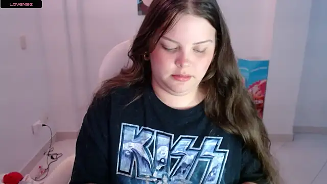 Snapshot of Gabiwaifu chatting on 12.16.24 Gabiwaifu online show from 12.16.24