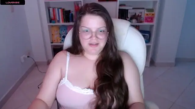 Snapshot of Gabiwaifu chatting on 02.09.25 Gabiwaifu online show from 02.09.25