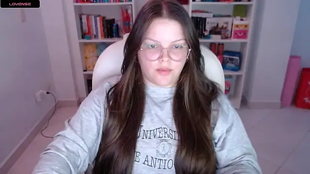 Snapshot of Gabiwaifu chatting on 02.15.25 Gabiwaifu online show from 02.15.25