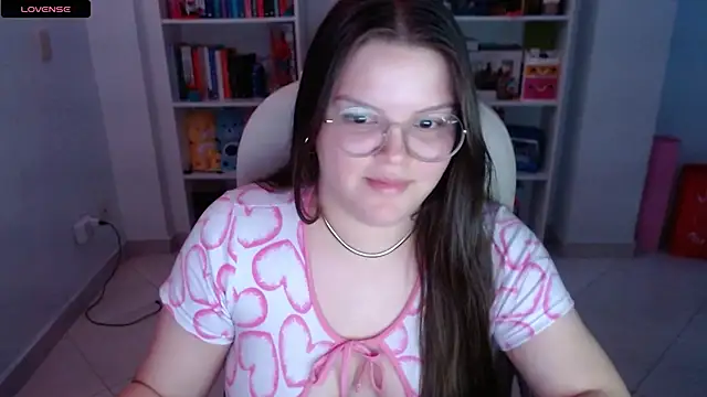 Snapshot of Gabiwaifu chatting on 02.15.25 Gabiwaifu online show from 02.15.25