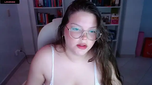 Snapshot of Gabiwaifu chatting on 02.16.25 Gabiwaifu online show from 02.16.25