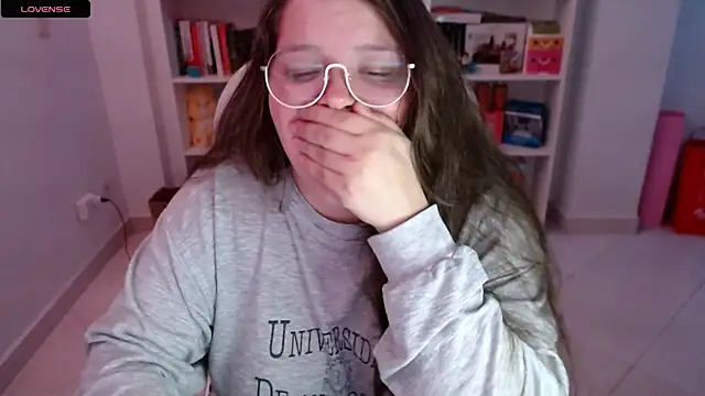 Snapshot of Gabiwaifu chatting on 03.08.25 Gabiwaifu online show from 03.08.25