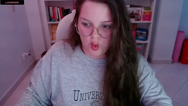 Snapshot of Gabiwaifu chatting on 03.08.25 Gabiwaifu online show from 03.08.25