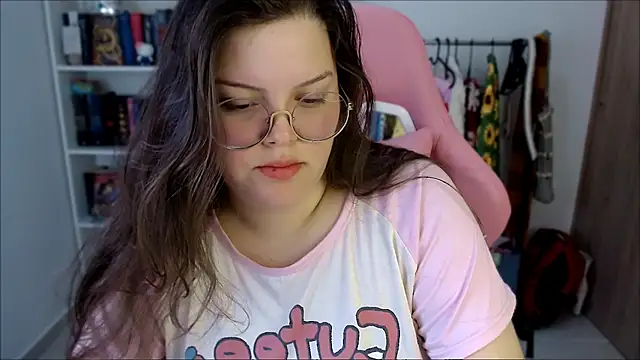 Snapshot of Gabiwaifu chatting on 09.26.25 Gabiwaifu online show from 09.26.25