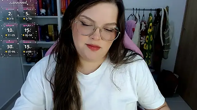 Snapshot of Gabiwaifu chatting on 09.28.25 Gabiwaifu online show from 09.28.25