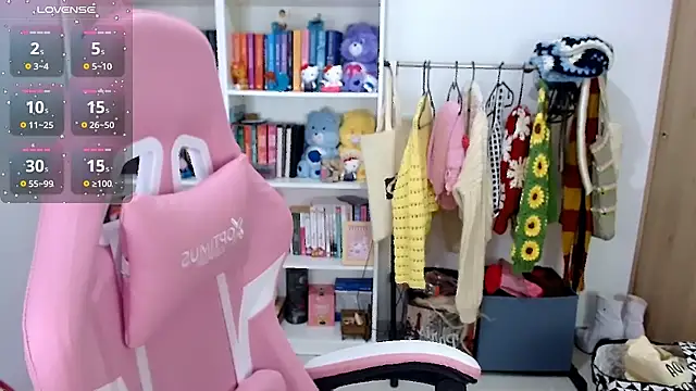 Snapshot of Gabiwaifu chatting on 10.04.25 Gabiwaifu online show from 10.04.25