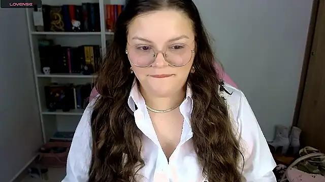 Snapshot of Gabiwaifu chatting on 10.17.25 Gabiwaifu online show from 10.17.25