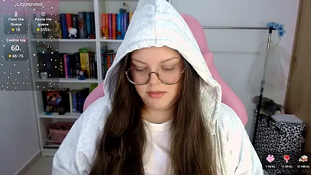 Snapshot of Gabiwaifu chatting on 10.24.25 Gabiwaifu online show from 10.24.25