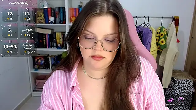 Snapshot of Gabiwaifu chatting on 11.14.25 Gabiwaifu online show from 11.14.25