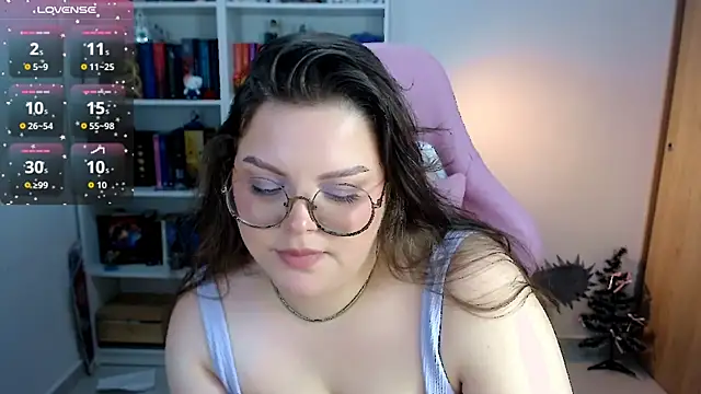 Snapshot of Gabiwaifu chatting on 12.18.25 Gabiwaifu online show from 12.18.25