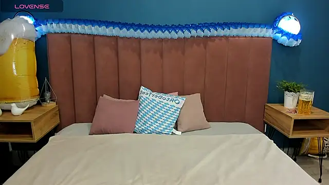 Snapshot of Emma_adorablle chatting on 09.24.25 Emma adorablle online show from 09.24.25