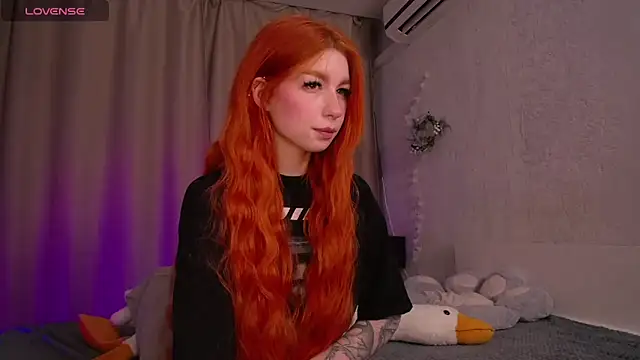 Snapshot of Evaa_Moonn_ chatting on 02.12.25 Evaa Moonn online show from 02.12.25