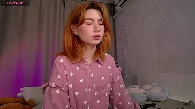 Snapshot of Evaa_Moonn_ chatting on 09.14.25 Evaa Moonn online show from 09.14.25