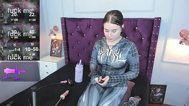 Danee 19  online show from 12.27.24