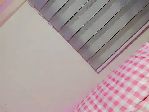 Snapshot of lustykeisha chatting on 09.09.25 lustykeisha online show from 09.09.25