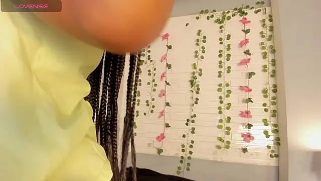 tamaraa smiith online show from 02.15.25