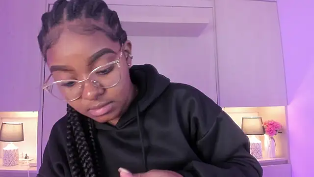 tamaraa smiith online show from 10.10.25