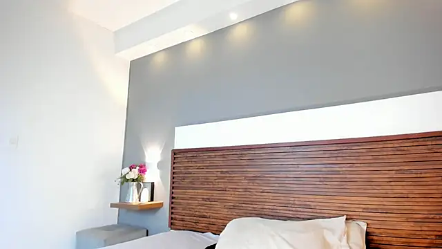 Adelehottman online show from 09.12.25