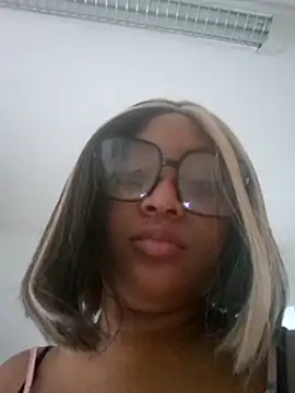 Adelehottman online show from 11.07.25