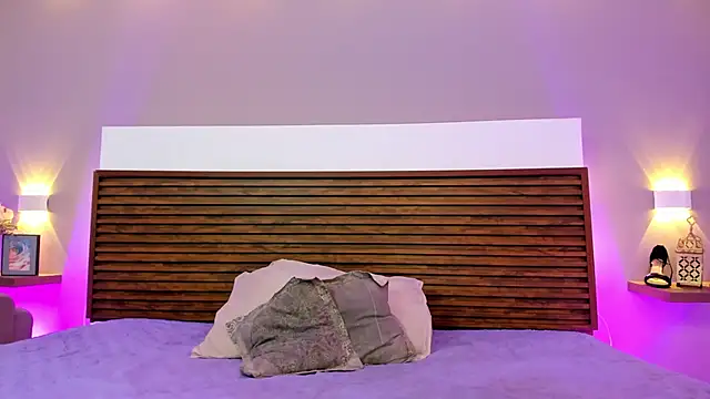 Adelehottman online show from 05.20.26