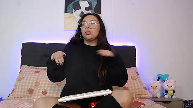 Snapshot of Peach-Lawrence chatting on 12.03.24 Peach-Lawrence online show from 12.03.24