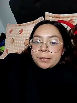 Snapshot of Peach-Lawrence chatting on 12.05.24 Peach-Lawrence online show from 12.05.24