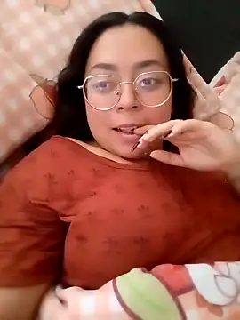 Snapshot of Peach-Lawrence chatting on 12.14.24 Peach-Lawrence online show from 12.14.24