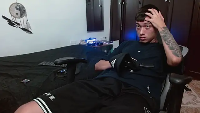 aaron blug online show from 11.04.25