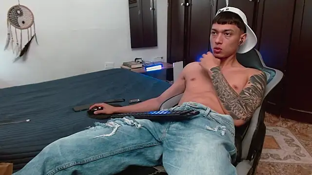 aaron blug online show from 11.30.25