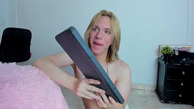  Little angel69 online show from 12.18.24