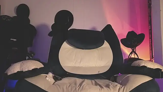 Ash gusbig online show from 03.15.26