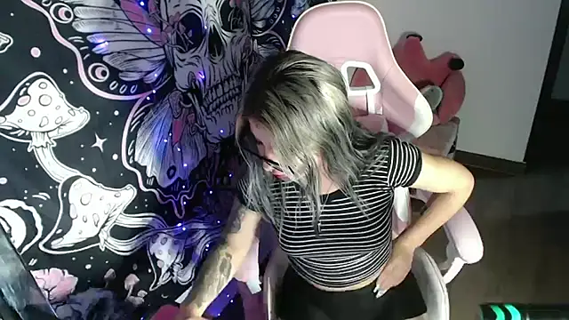 GamerCarrie online show from 02.25.25