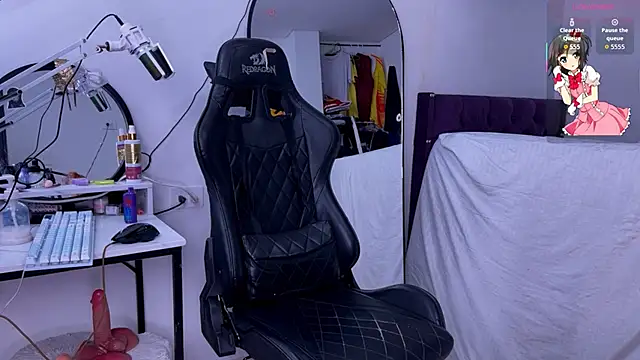 Snapshot of Sweet_konny11 chatting on 11.21.25 Sweet konny11 online show from 11.21.25