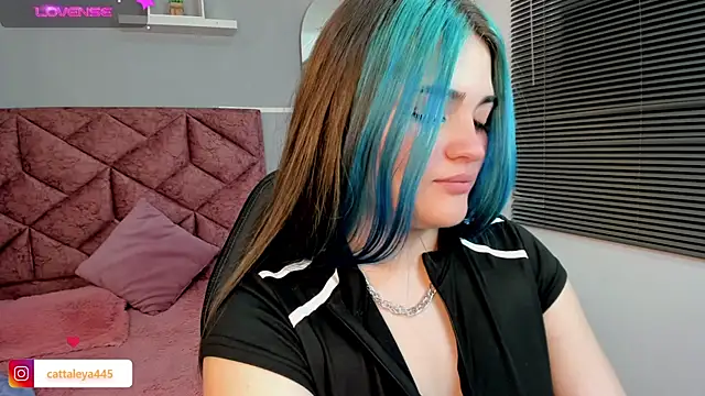 cattaleya    online show from 01.28.25