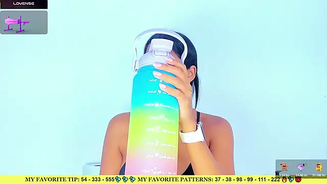 Snapshot of AriannaLewiis chatting on 04.21.26 AriannaLewiis online show from 04.21.26