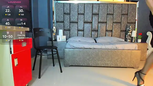 Matureyulyet online show from 10.04.25