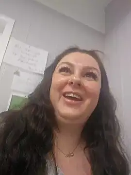 Britishbella online show from 02.27.25