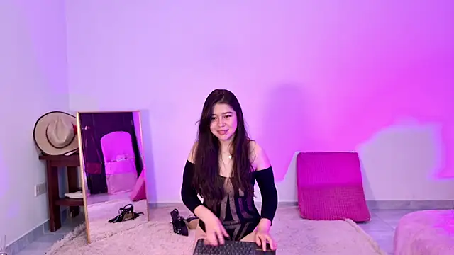 Snapshot of pink_flower_ chatting on 03.06.26 pink flower online show from 03.06.26