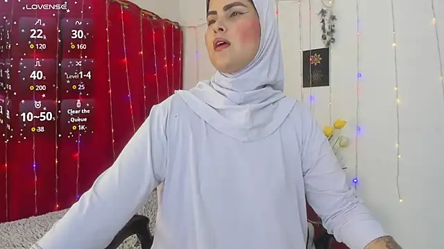 Snapshot of AishaAmin_ chatting on 04.23.26 AishaAmin online show from 04.23.26