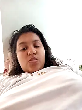 Snapshot of Gozlas chatting on 10.29.25 Gozlas online show from 10.29.25