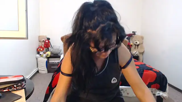 Snapshot of YourDreamLoverr chatting on 01.28.25 YourDreamLoverr online show from 01.28.25