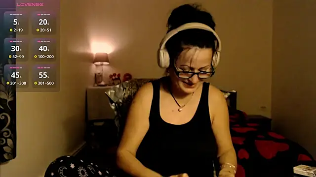 Snapshot of YourDreamLoverr chatting on 02.20.25 YourDreamLoverr online show from 02.20.25