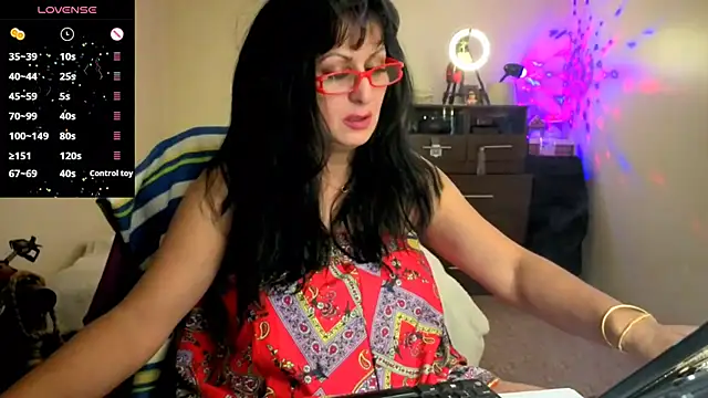 YourDreamLoverr online show from 11.26.25