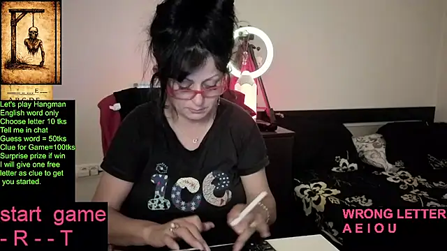 Snapshot of YourDreamLoverr chatting on 05.19.26 YourDreamLoverr online show from 05.19.26