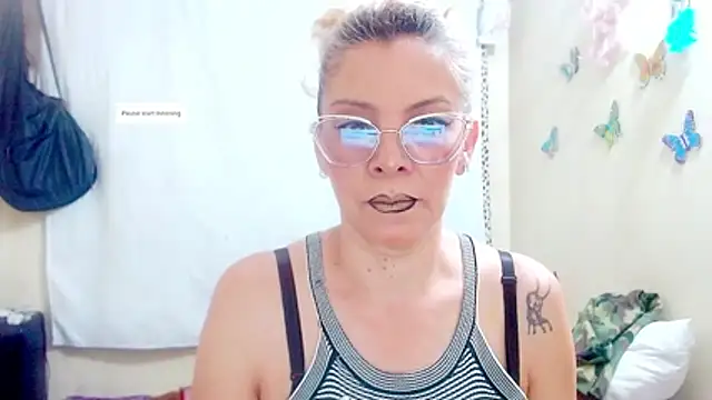 electra-mommy online show from 11.28.25