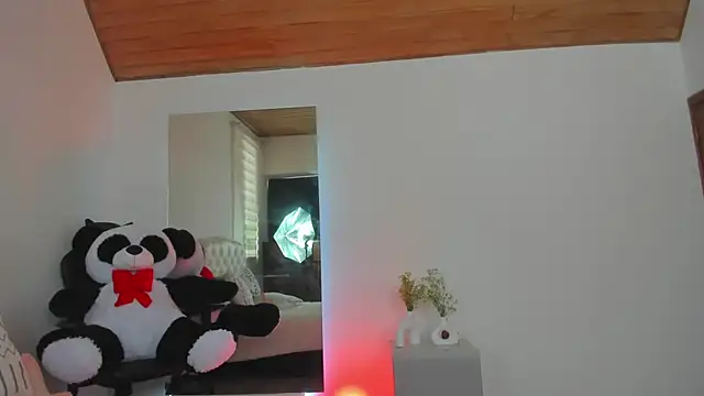 AtheneaRossi online show from 03.03.25